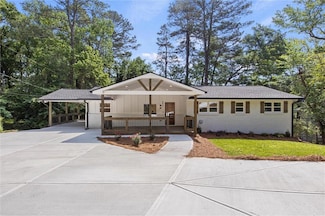 6835 Sunny Brook Ln NE, Atlanta, GA 30328