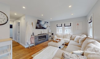 29 Towle St, Buxton, ME 04093