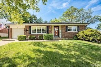 8405 Rockhaven Ln, Saint Louis, MO 63123