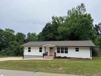 204 Wofford Rd, Taylors, SC 29687