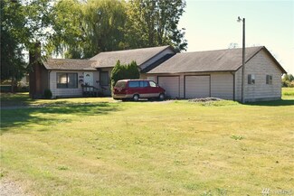 907 W 1st St, Nooksack, WA 98276