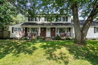 8 Pepperidge Dr, Manchester, NH 03103