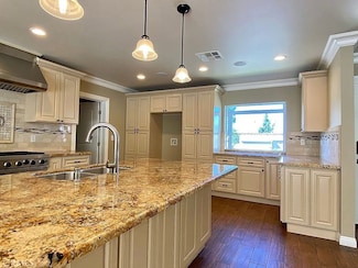 10021 Rutledge Place, Sun Valley, CA 91352