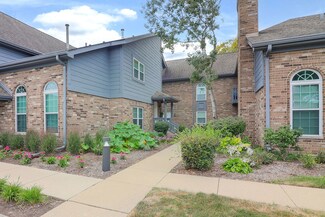 23 Foxcroft Rd Unit 135, Naperville, IL 60565