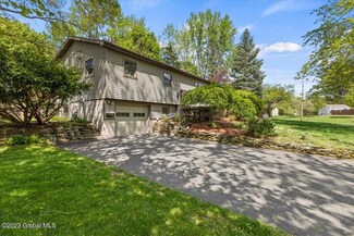 10 Kaine Dr, Albany, NY 12203