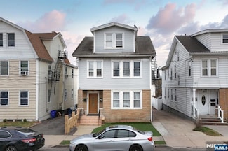 63 Grove St, Bloomfield, NJ 07003