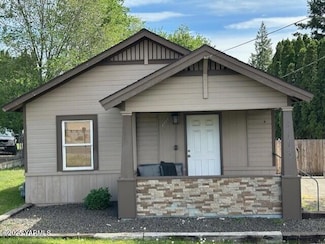 1115 S 20th Ave, Yakima, WA 98902