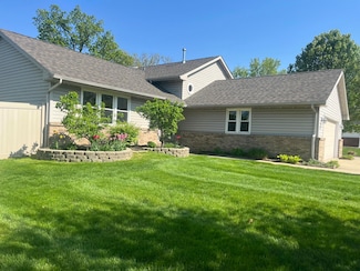 12613 Meadowlark Ln, Cedar Lake, IN 46303