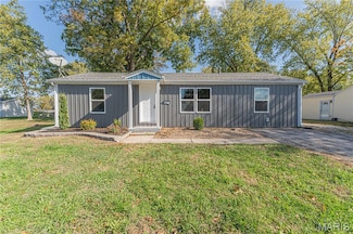 308 N Broadwater St, New Florence, MO 63363