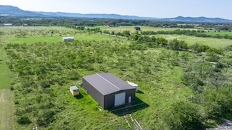 299 River View Dr, Utopia, TX 78884