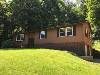 6556 Roswell Rd SW Unit 4A, Sherrodsville, OH 44675