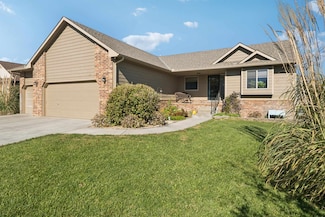 216 W Winterset Cir, Goddard, KS 67052
