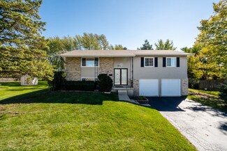 3435 Treaty Ln, Hoffman Estates, IL 60192