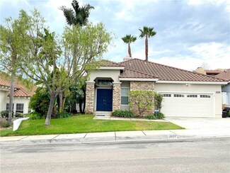 2057 Crescent Dr, Signal Hill, CA 90755