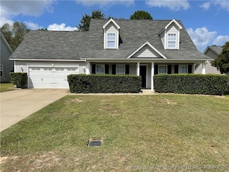 5234 Woodpecker Dr, Hope Mills, NC 28348