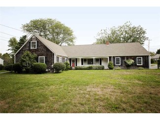 4 Columban Dr, Bristol, RI 02809