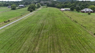 9 Halltown Rd, Hartsville, TN 37074