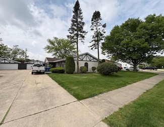 2624 44th St, Highland, IN 46322