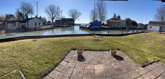 46144 Edgewater St, Chesterfield, MI 48047