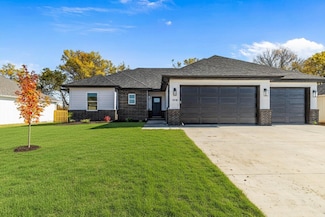 1418 N Collins Dr, Republic, MO 65738