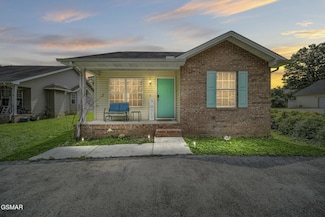 1733 Snapp Rd, Sevierville, TN 37862
