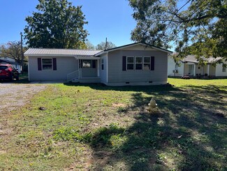 366 S Hemlock Dr, Whitwell, TN 37397