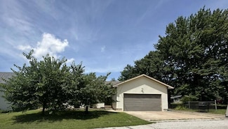 2201 S 18th Ave, Ozark, MO 65721