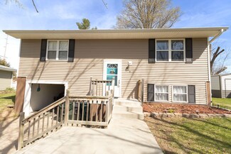 825 Daly Dr, Moberly, MO 65270