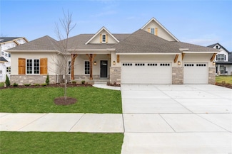12736 Duever Estates Dr, Creve Coeur, MO 63141