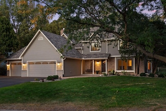 8820 Flesher Cir, Eden Prairie, MN 55347