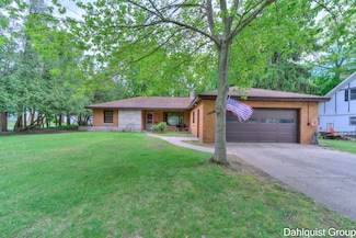 2587 Pennsylvania Ave, Muskegon, MI 49445