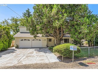 8220 SW Taylors Ferry Rd, Portland, OR 97223