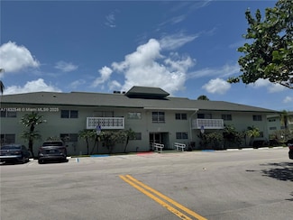 4200 NW 3rd Ct Unit 325, Plantation, FL 33317