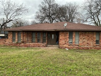 1115 W Main St, Lancaster, TX 75146