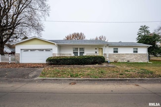 620 N 13th St, Herrin, IL 62948