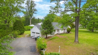 108 Midwood Way, Colonia, NJ 07067