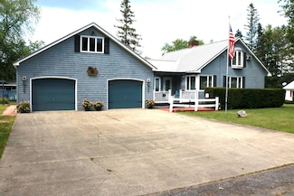 16 Hardy St, Madison, ME 04950