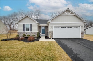 4244 Cypress Ln, Whitehall, PA 18052
