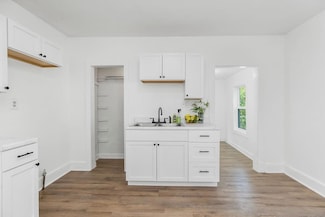 11230 Felton St, Sugar Creek, MO 64054