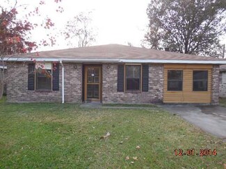 103 Dianne Dr, Saint Rose, LA 70087