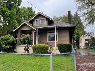 236 NE Knott St, Portland, OR 97212