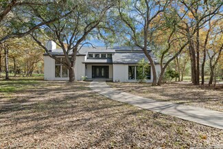 2083 Bentwood Dr, Floresville, TX 78114