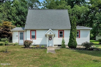 3033 Sunset Ln, Schenectady, NY 12303