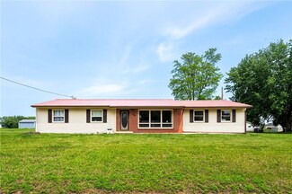 704 W Main St, Mondovi, WI 54755
