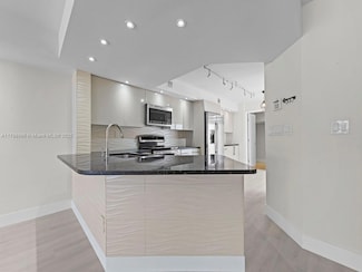 3501 Magellan Cir Unit 638, Miami, FL 33180