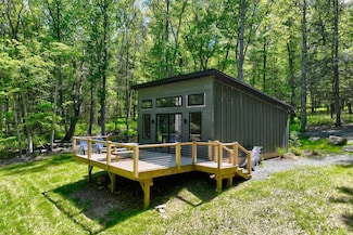 197 Lake Ridge Rd, Narrowsburg, NY 12764