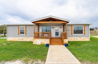 217 Brookside Dr, Ingram, TX 78025