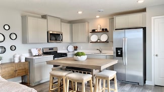 1933 Highview Terrace, Shakopee, MN 55379