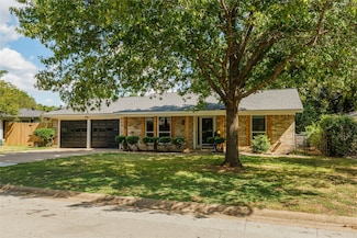 228 Arcadia St, Hurst, TX 76053