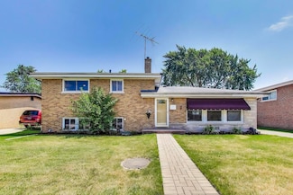 8915 N Odell Ave, Niles, IL 60714